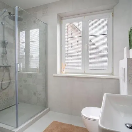 Charming 2-bedroom In The Wider Center Of * Братислава