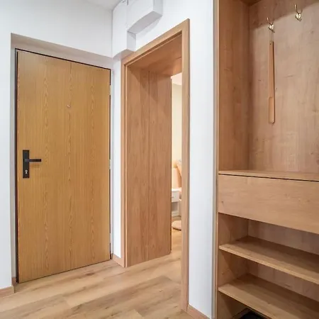 Charming 2-bedroom In The Wider Center Of ברטיסלאבה