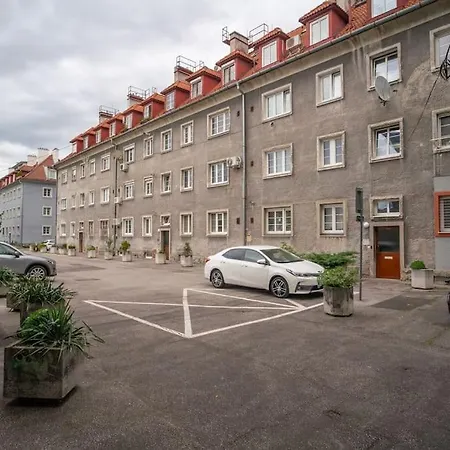 דירה Charming 2-bedroom In The Wider Center Of