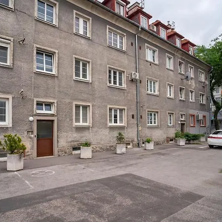Charming 2-bedroom In The Wider Center Of Apartmán Bratislava
