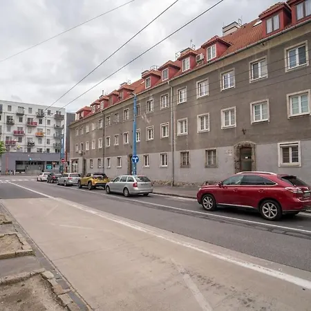 Charming 2-bedroom In The Wider Center Of Apartmán